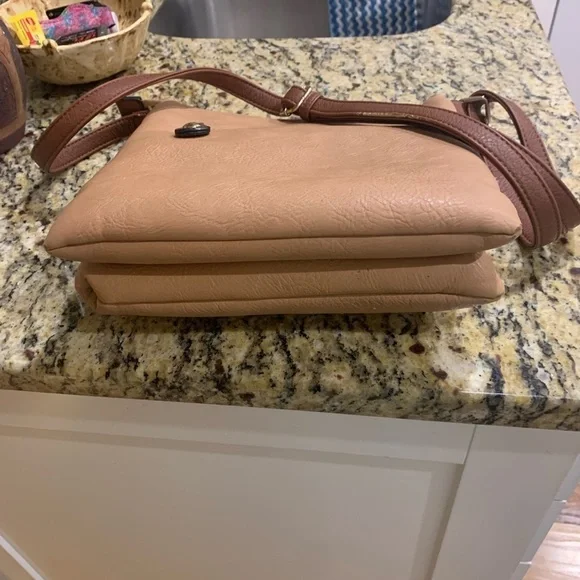 GUC Marc New York Crossbody 10X10 - Picture 5 of 11